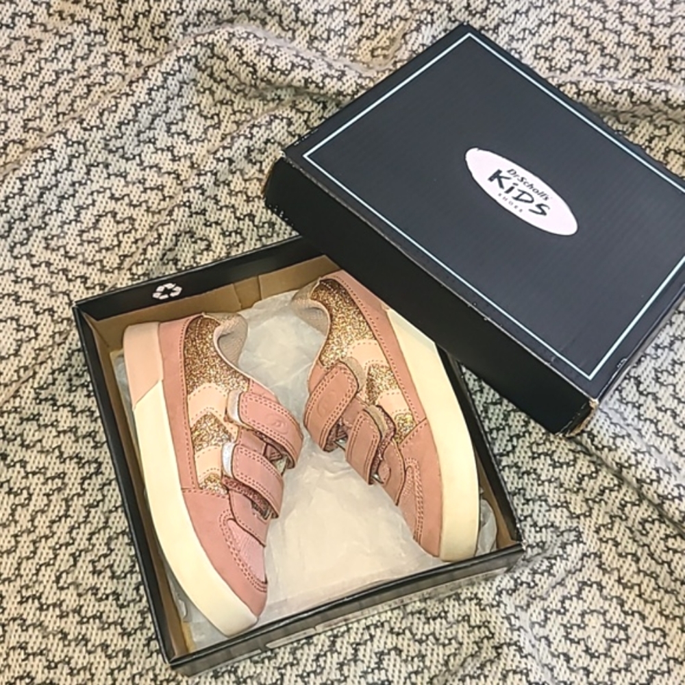 Wander Free Girl's Rosewood Rose Pink Sneakers Size 8